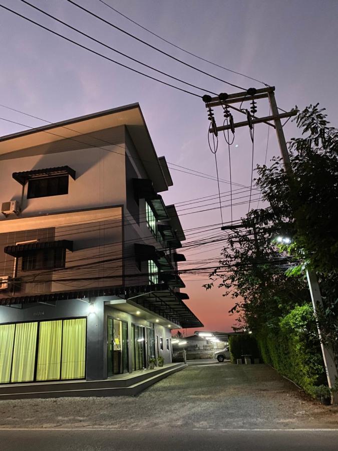 スラート・ターニー Dd Modern Houseアパートホテル エクステリア 写真